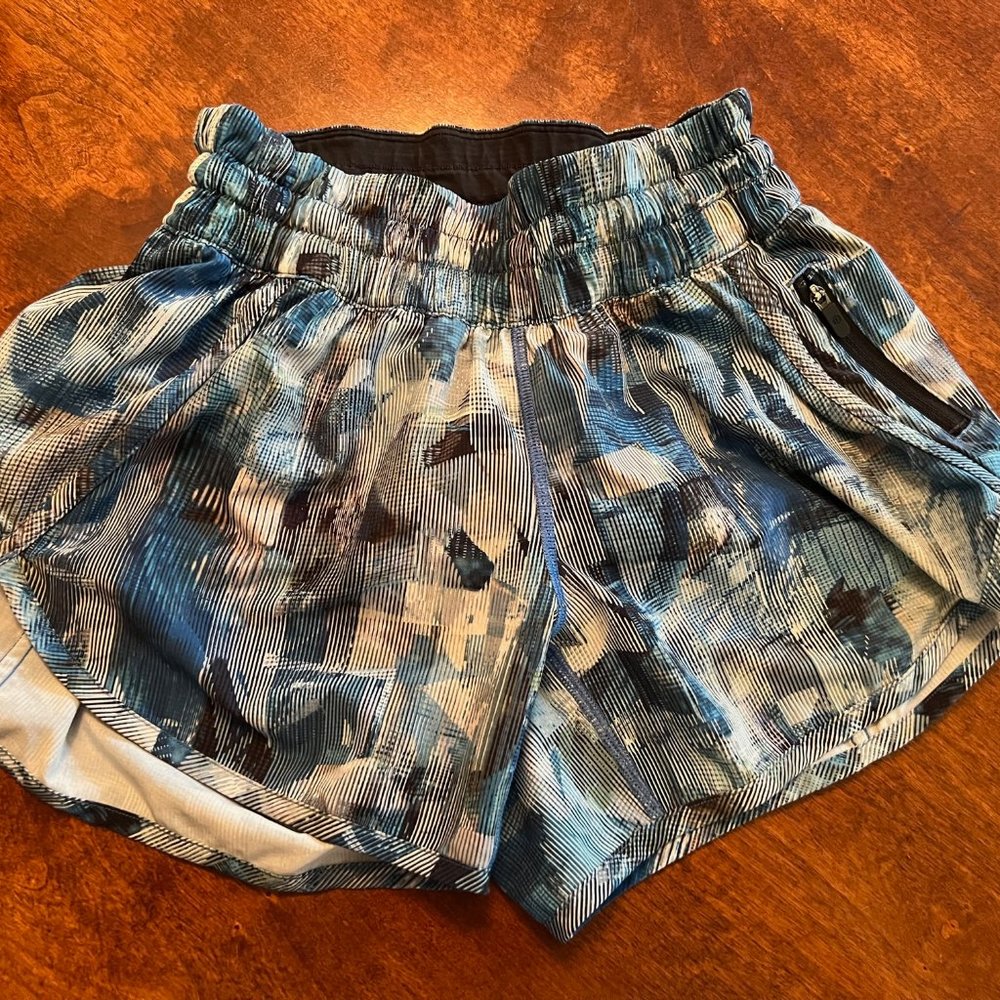 Lululemon Tracker Shorts (mid rise) 4